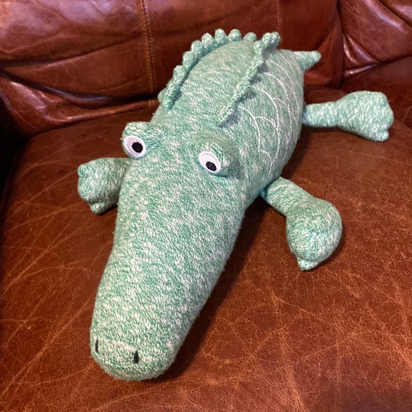 pillowfort alligator